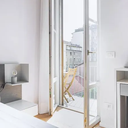 Easylife - Beautiful Flat With Balcony Pta Venezia Milán