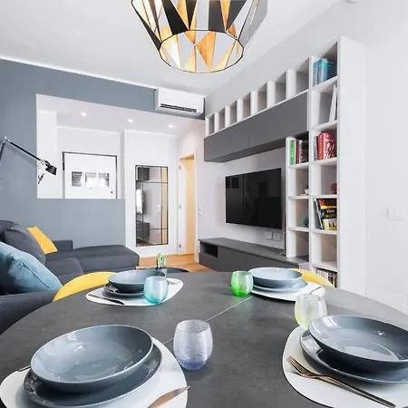 Easylife - Beautiful Flat With Balcony Pta Venezia Milán