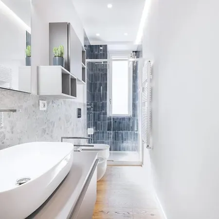Easylife - Beautiful Flat With Balcony Pta Venezia * Milán